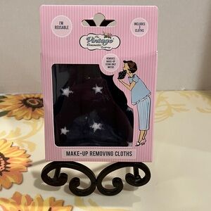 The Vintage Cosmetic Company Make-Up Removing Cloths. Includes 3. Brand New.